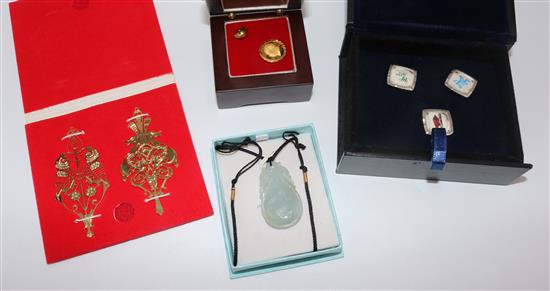 Chinese jade pendant, gold-plated Mao pin badge, set of 3 Expo 2010 Shanghai pin badges & pair replica earrings
